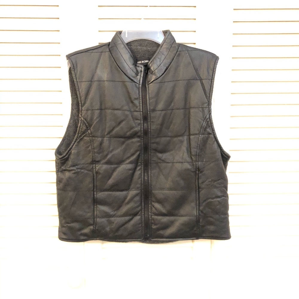 Henig Furs leather vest, lined. Large.